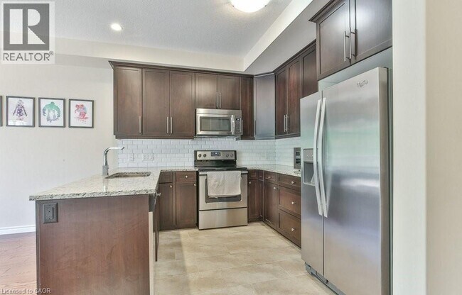 2235 Blackwater Rd in London, ON - Building Photo - Building Photo