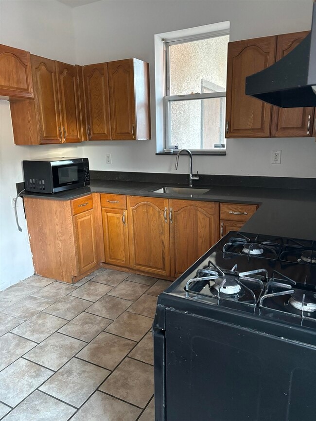 178 Orient St in Bayonne, NJ - Building Photo - Building Photo