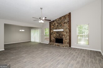6310 Beethoven Cir in Riverdale, GA - Building Photo - Building Photo