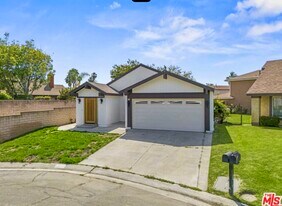 13 Pepper Ct in Inglewood, CA - Building Photo