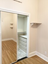 1634 W Addison St, Unit 1634 W. Addison 1R in Chicago, IL - Building Photo - Building Photo