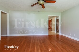 124 Northridge Dr in Winder, GA - Foto de edificio - Building Photo