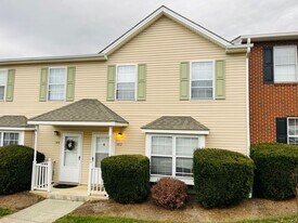 1412 Christine Ct in Blacksburg, VA - Building Photo