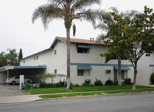 12561 Sunswept Ave in Garden Grove, CA - Foto de edificio - Building Photo