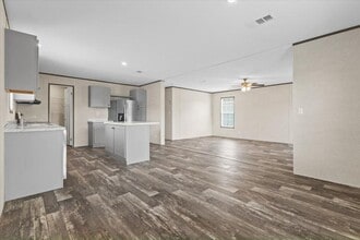6711 Hidden Oaks Dr in North Fort Myers, FL - Building Photo - Building Photo