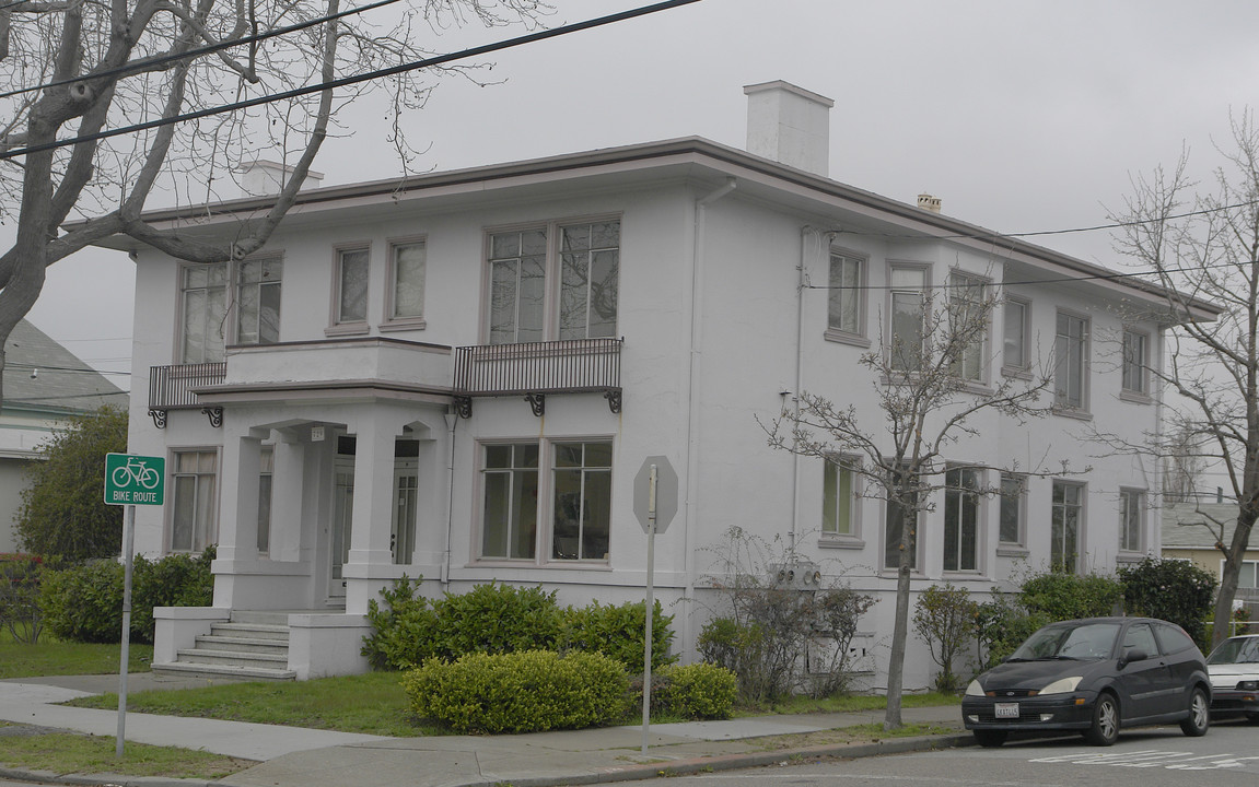 729 Pacific Ave in Alameda, CA - Foto de edificio