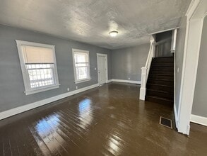 330 Moss St in Toledo, OH - Building Photo - Building Photo