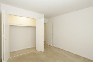 Carriage Creek Apartments in Richton Park, IL - Building Photo