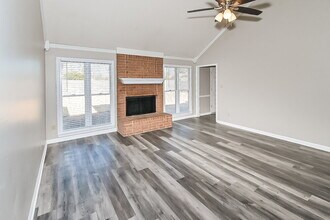 7976 Tankard Dr in Memphis, TN - Foto de edificio - Building Photo