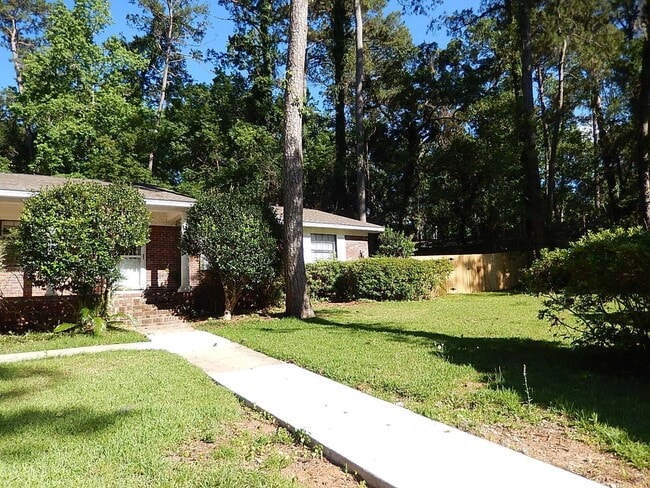 1903 Skyland Dr in Tallahassee, FL - Building Photo - Building Photo