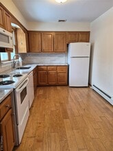 907 1st St in East Northport, NY - Building Photo - Building Photo