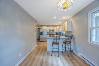 26 Summit St in South Hadley, MA - Building Photo - Building Photo