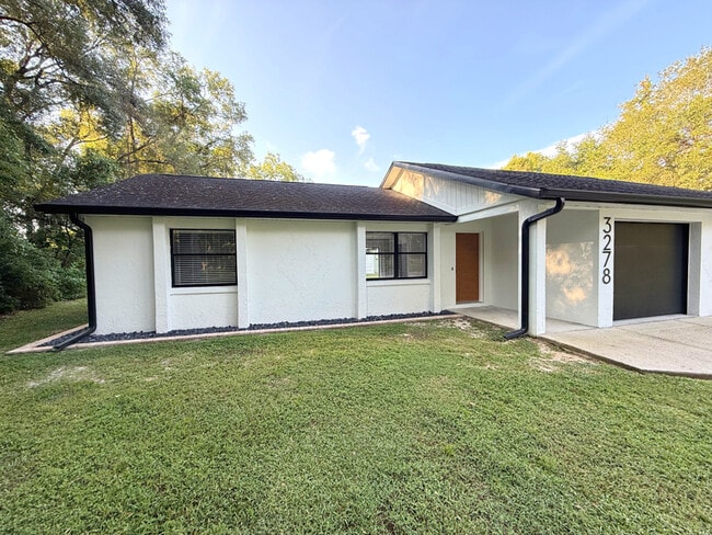 3278 E Crown Dr