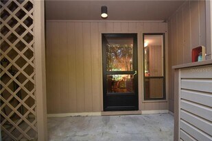 1626 Brookhouse Dr in Sarasota, FL - Building Photo
