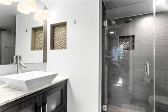 90 Alton Rd, Unit 409 in Miami Beach, FL - Building Photo - Building Photo