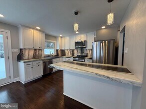 41 Dorset Dr in Broomall, PA - Foto de edificio - Building Photo