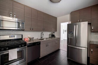 401 E 34th St in New York, NY - Building Photo - Building Photo