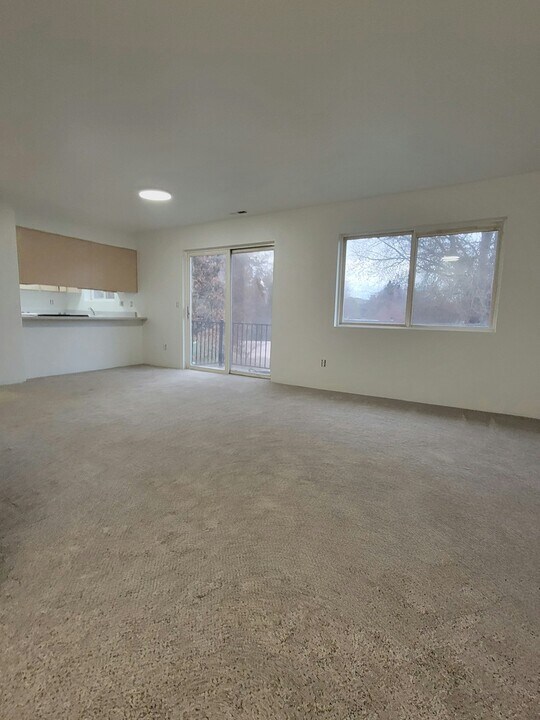 597 Van Wey Cir in Eagle Point, OR - Building Photo