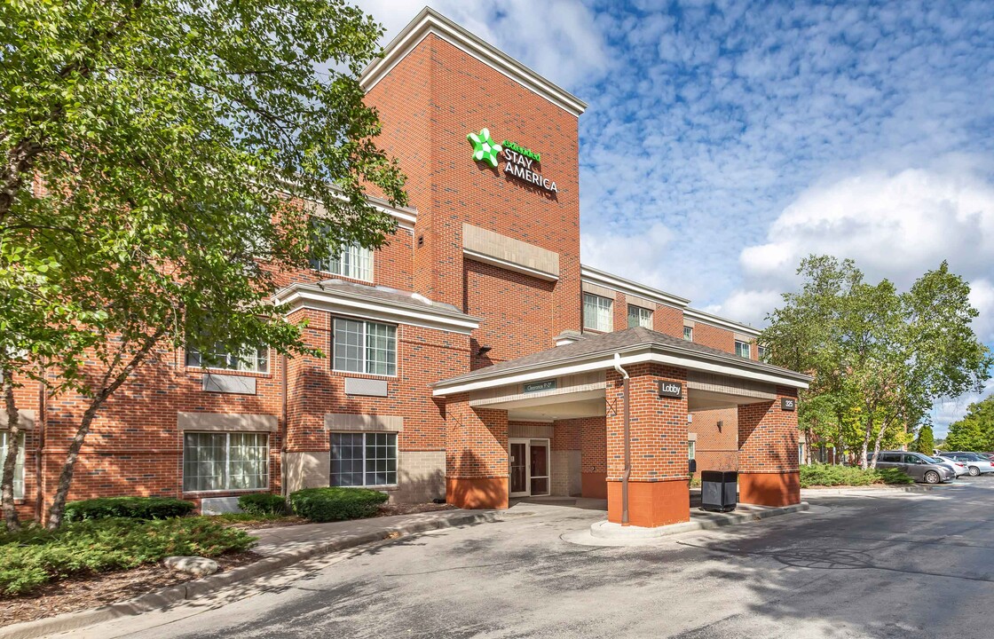 Furnished Studio-Milwaukee - Brookfield in Brookfield, WI - Building Photo