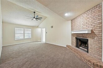 512 Guerin Dr in Arlington, TX - Building Photo - Building Photo