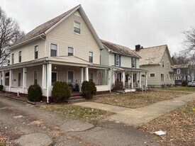 346 2nd St NE in New Philadelphia, OH - Building Photo
