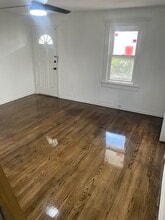 275 Roosevelt St in Kingston, PA - Foto de edificio - Building Photo