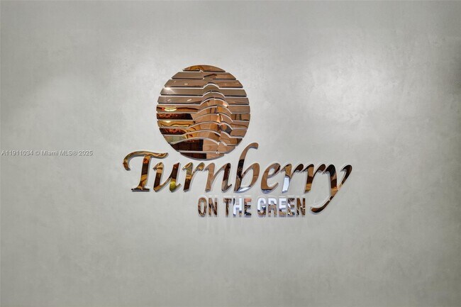 19501 W Country Club Dr in Aventura, FL - Building Photo - Building Photo