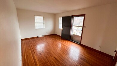 611 Cherry St, Unit C in Jefferson City, MO - Building Photo - Building Photo