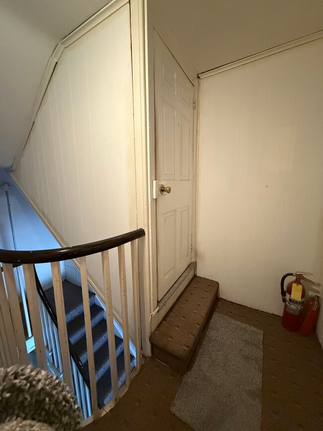 700 Hedgerow Dr, Unit 2 bedroom 3rd floor in Broomall, PA - Foto de edificio - Building Photo