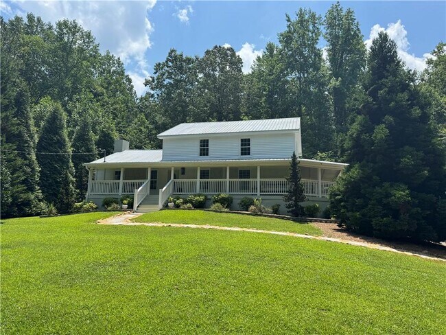 12485 Reinhardt College Pkwy in Waleska, GA - Building Photo - Building Photo