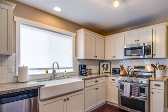 525 SE Gleneden Place in Bend, OR - Building Photo - Building Photo