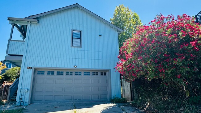 property at 23460 Lakeridge Ave