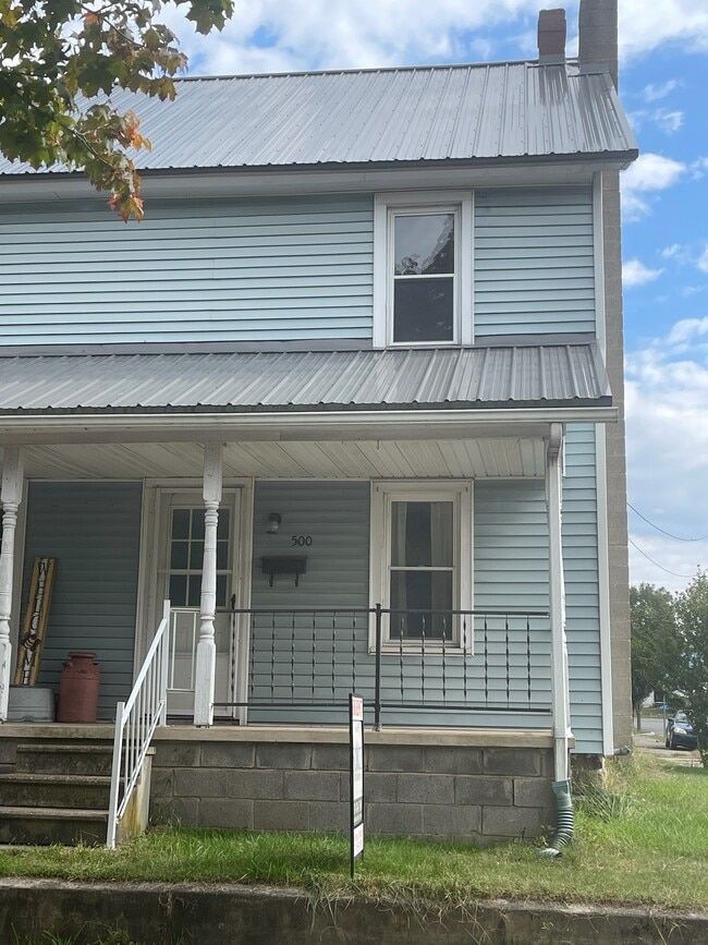 property at 500 E 8th St