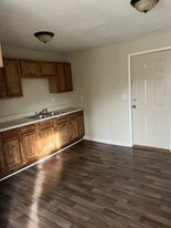 33 Crestview St in Childersburg, AL - Building Photo