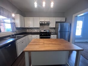 754 College Ave NE in Grand Rapids, MI - Building Photo - Building Photo