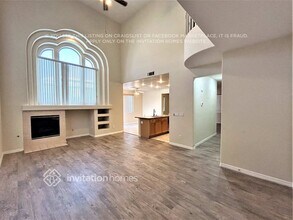 7220 Golden Falcon St in Las Vegas, NV - Foto de edificio - Building Photo
