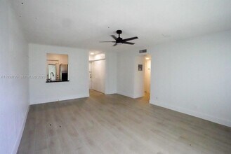 530 SE 2nd Ave in Deerfield Beach, FL - Building Photo - Building Photo