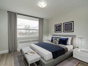 25 Nash Road N in Hamilton, ON - Building Photo - Building Photo