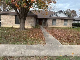 1000 Twin Creek Dr in Pflugerville, TX - Building Photo