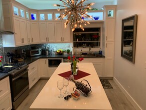124 Driftwood St in Marina Del Rey, CA - Building Photo - Building Photo