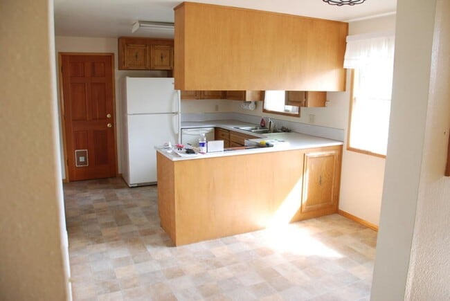 550 NW Witham Dr in Corvallis, OR - Foto de edificio - Building Photo