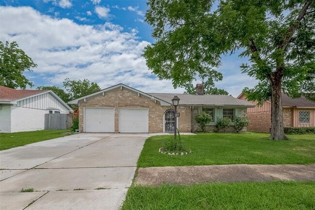12111 Pompano Ln