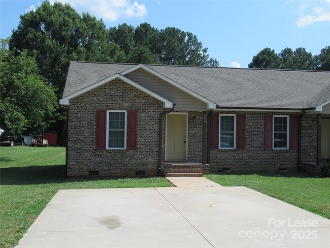 604 Victory Grove Church Rd in Lincolnton, NC - Building Photo - Building Photo