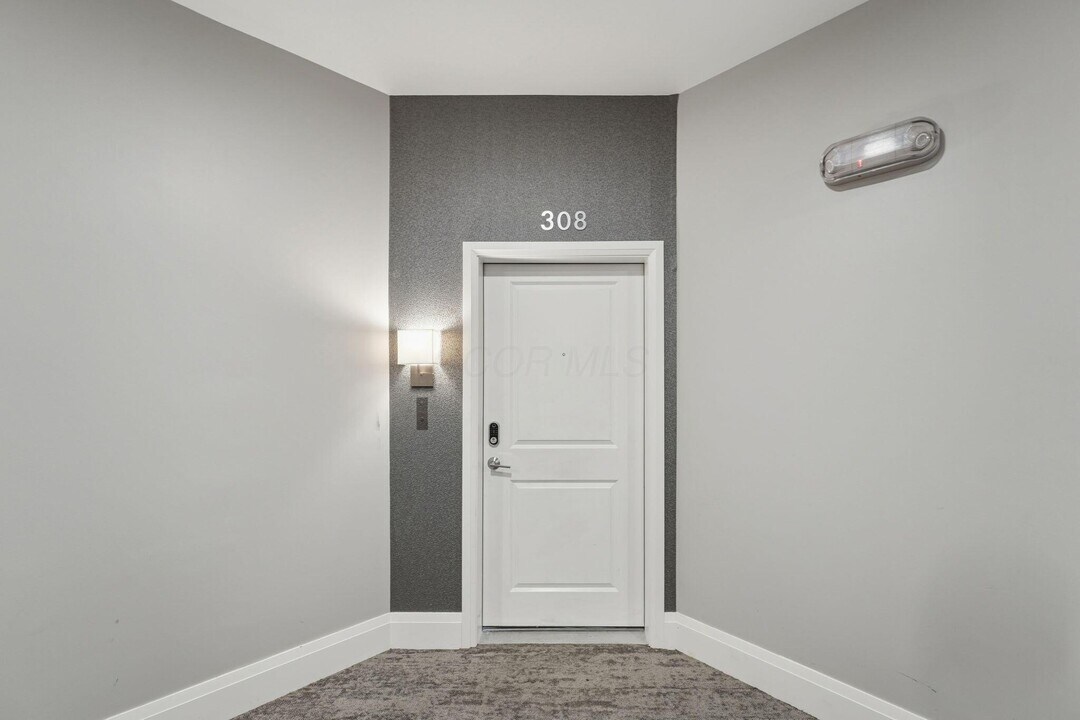6640 Mooney St in Dublin, OH - Building Photo