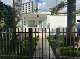 801 NW 14th Ct in Miami, FL - Building Photo - Building Photo