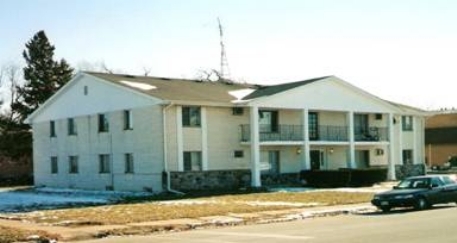 105 Cummings St in Delavan, WI - Foto de edificio - Building Photo