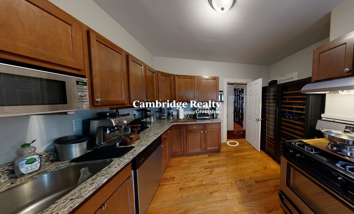 31 Portsmouth St, Unit 1L in Cambridge, MA - Building Photo