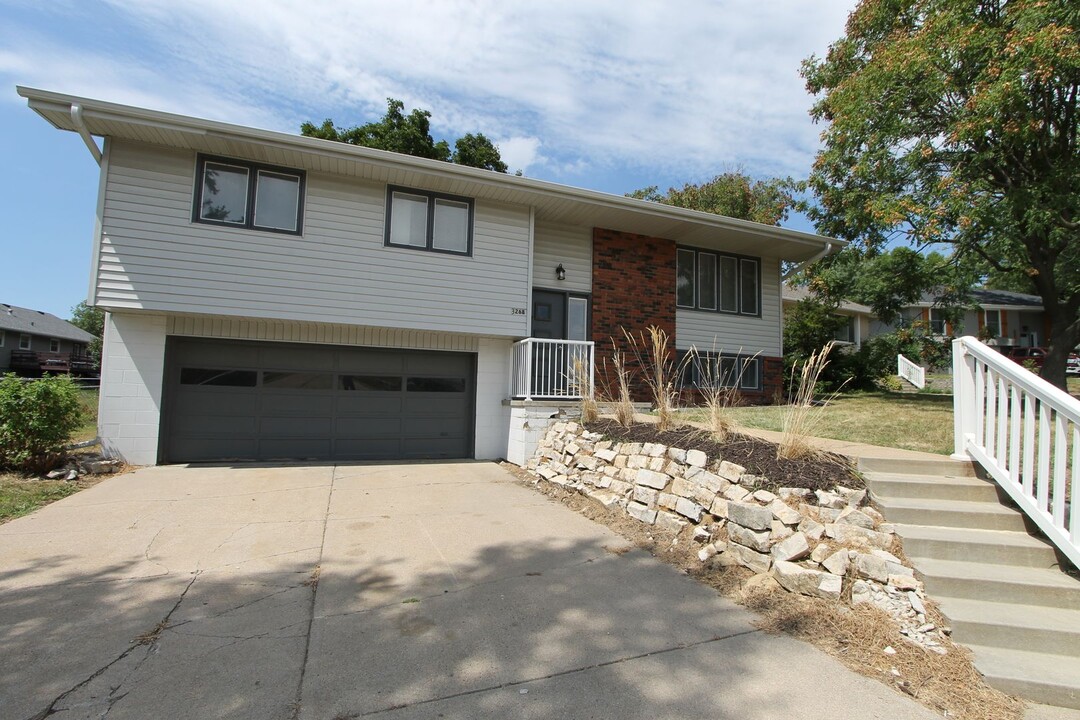 3268 S 130th Cir in Omaha, NE - Building Photo