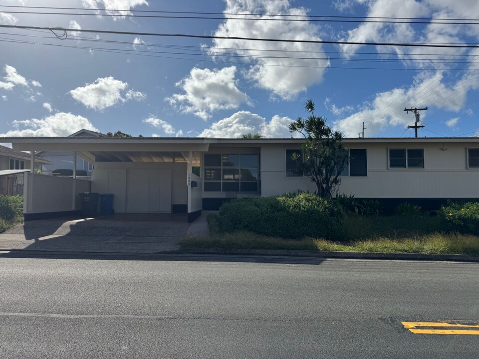 1054 Luawai St in Honolulu, HI - Building Photo