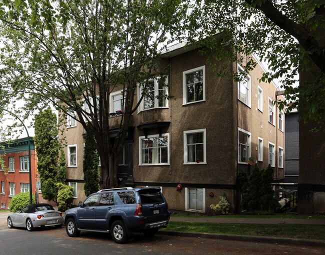 1534 Balsam St in Vancouver, BC - Building Photo - Primary Photo